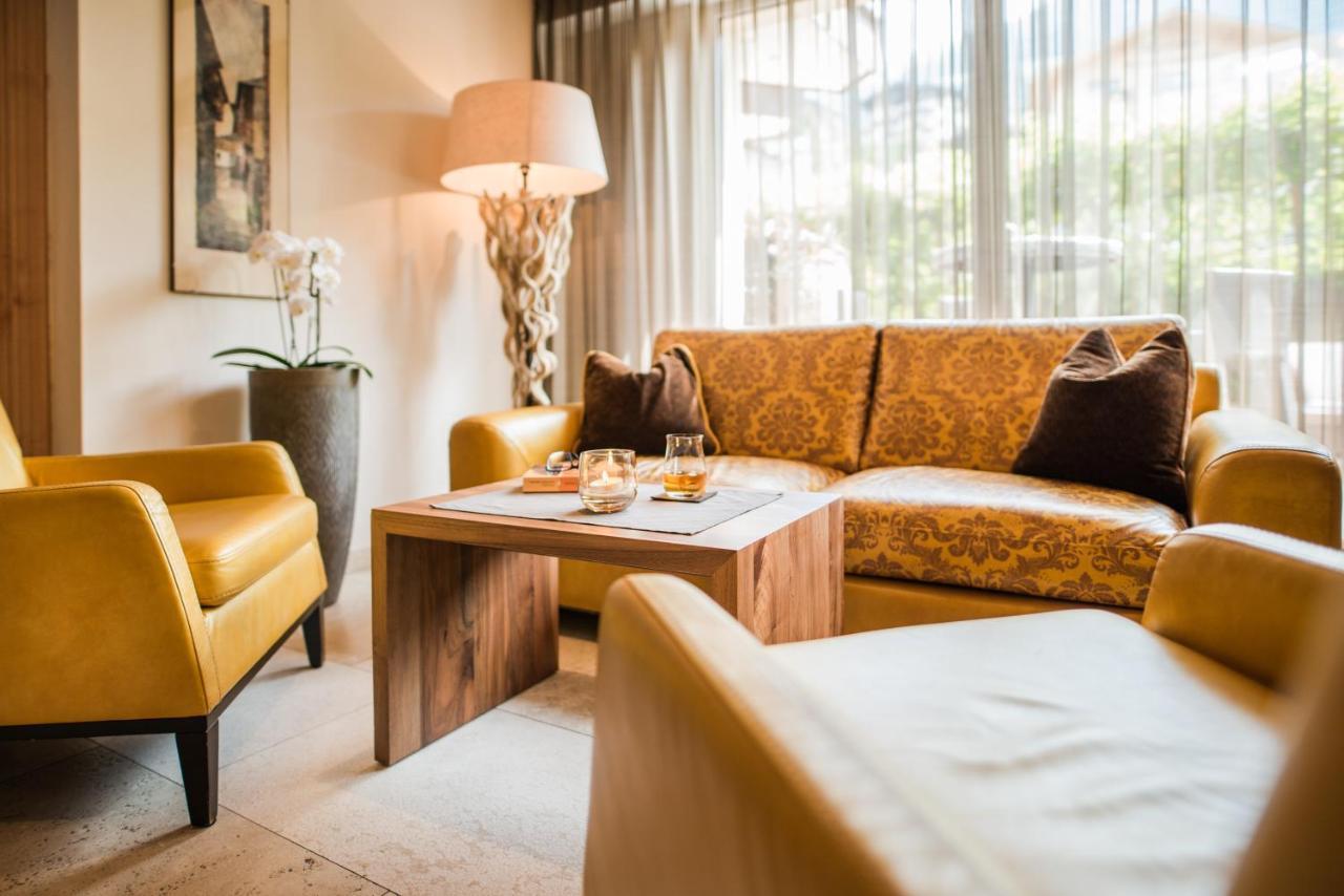 Hotel Resmairhof Schenna Buitenkant foto